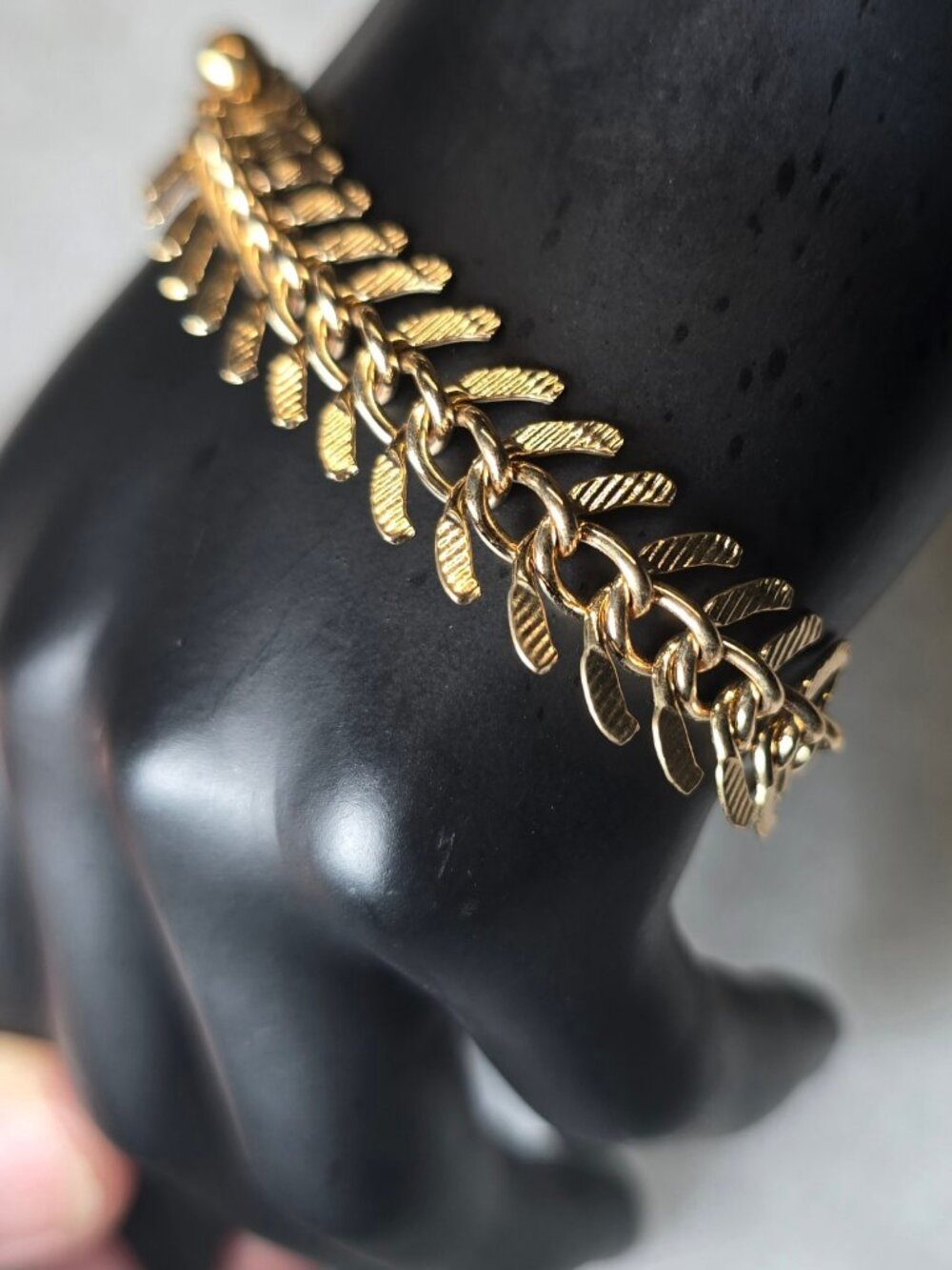 Gold Tone Leaf Chain Bracelet Textured Fringe Vine Bracelet Lobster Clasp